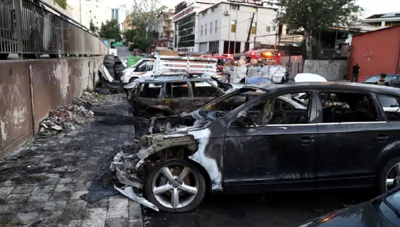 Sanayide Tamir İçin Bekleyen Araçlar Alev Alev Yandı! Korkutan Olay Detayları