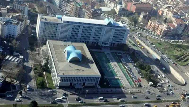 İBB Soruşturmasında "Enderun" WhatsApp Grubunun Mesajları Merak Ediliyor