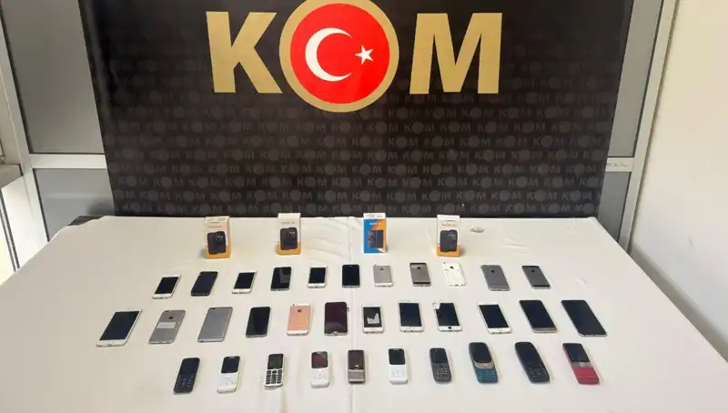 Gümrük Kaçağı Cep Telefonları: 37 Cihaz Ele Geçirildi!