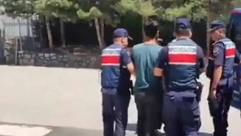 Türkiye'de DAEŞ'e Yönelik Dev Operasyon: 14 İlde 26 Gözaltı Gerçekleşti