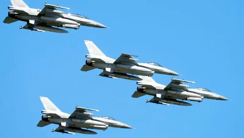 ABD, Ukraynalı Pilotların F-16 Eğitimi İçin 310 Milyon Dolar Ayırdı