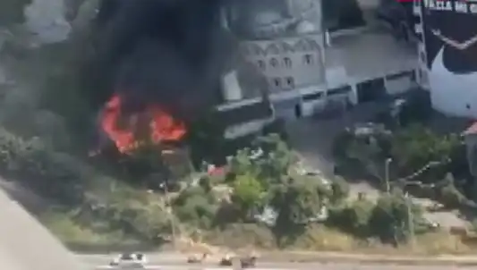 Kağıthane'de Korkutan Yangın: Dumanlar Gökyüzünü Kırmızıya Boyadı!