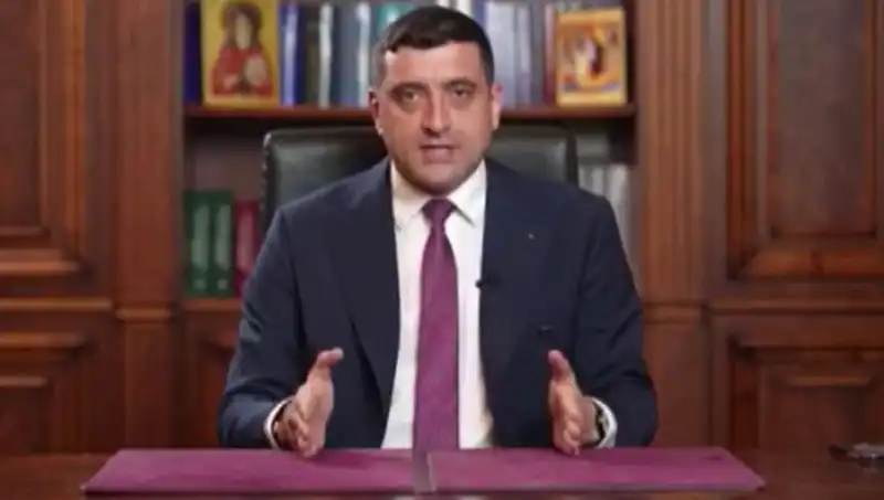 Romanya’daki Seçimlerde Aşırı Sağcı Adayın İlk Tur Başarısı Ne Anlama Geliyor?