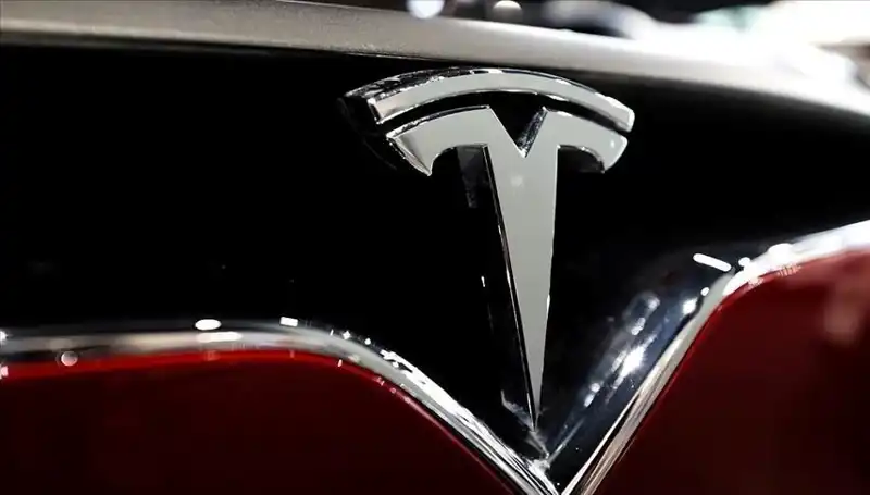 Tesla’da Ucuz Model Tartışması: FSD Beklentileri ve HW3 Sorunları