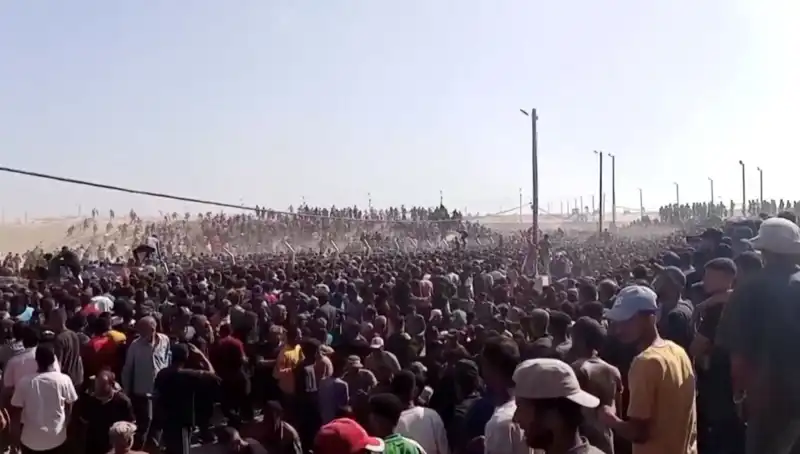 İsrail'in Gazze'deki Yardım Noktasına Saldırısı: 26 Kişi Hayatını Kaybetti