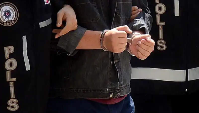 Kayseri'de Yasa Dışı Silah Ticareti Operasyonunda İki Zanlı Yakalandı