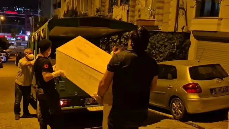 Esenyurt'ta Gizemli Ölüm: Kadın Cesedi Bulundu, Olayın Ayrıntıları Gündemde