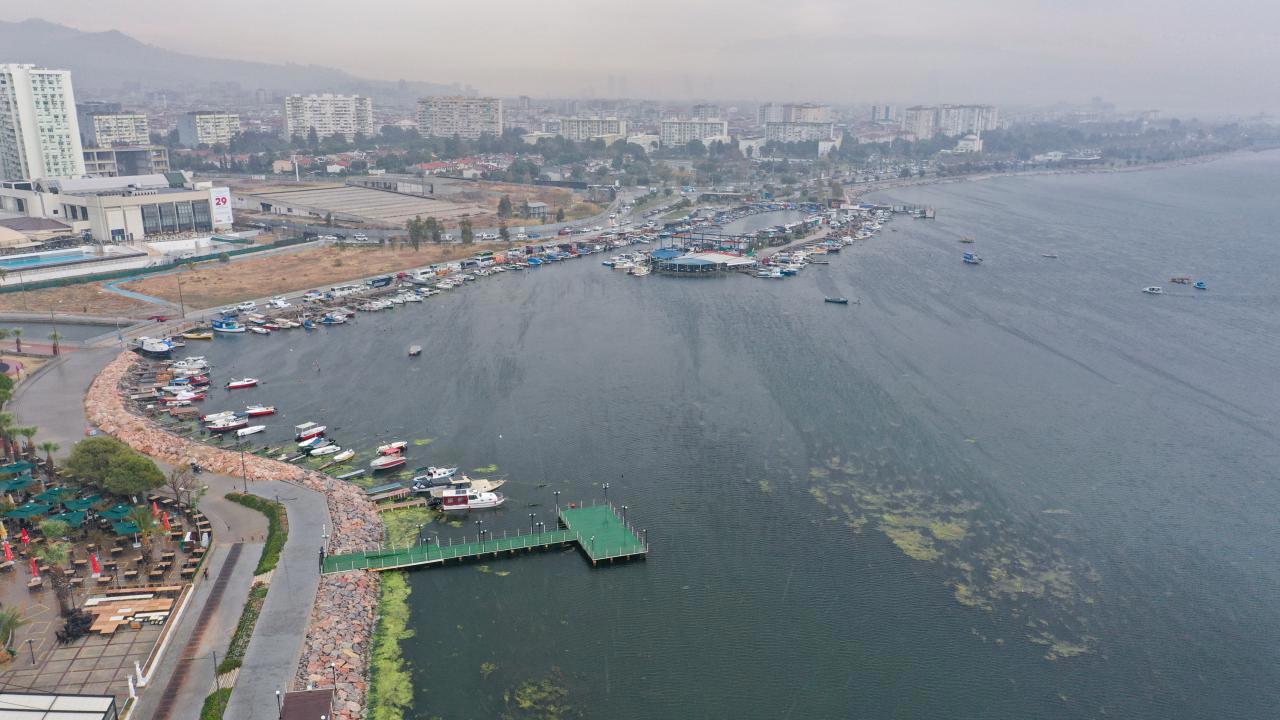 İzmir Körfezi'ndeki Kirlilik Skandalı Hakkında Soruşturma Başlatıldı