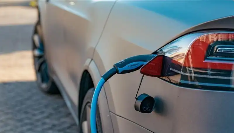 Elektrikli Araç Satışları Düşüşte: Alıcılar Neden Vazgeçiyor?