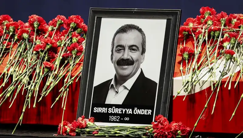 Meclis'te Sırrı Süreyya Önder Anması: Siyasi Hayatın Kayıp Yıldızı