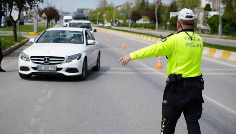 2025’te Yeni Trafik Cezaları: Hangi Değişiklikler Yapıldı ve Ne Kadar Artacak?