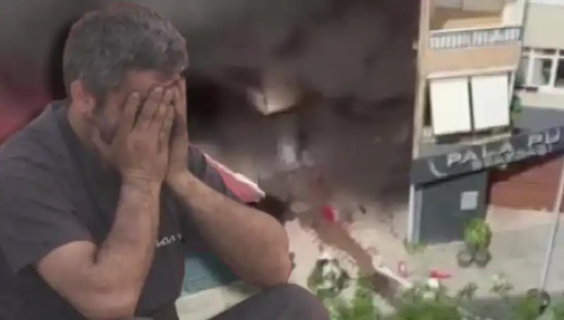Ataşehir'deki Yangında İş Yeri Sahibinin Yaşadığı Dram ve Gözyaşları