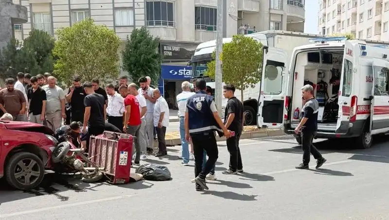 Mardin'de Feci Trafik Kazası: İki Kişi Yaralandı, Araçlar Hurdaya Döndü