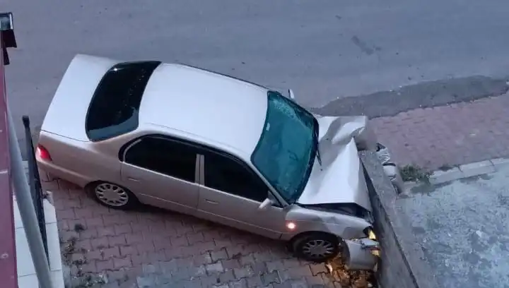 Kontrolü Kaybeden Araç Duvara Çarparak Faciaya Yol Açtı