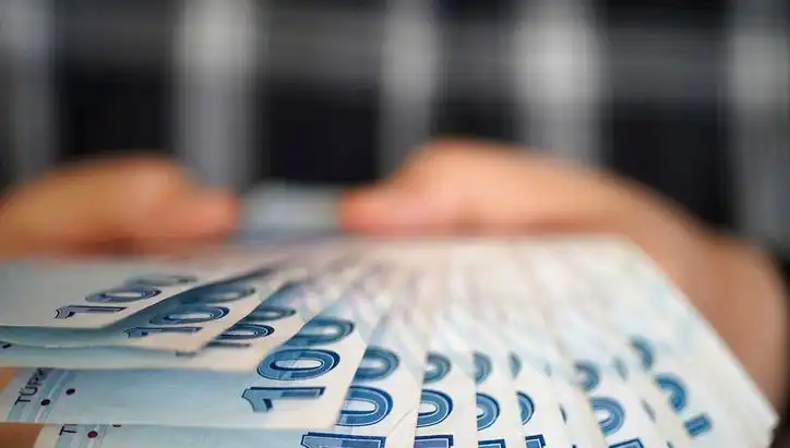Emekli Promosyonları 2025: Hangi Bankalar Daha Fazla Kazandırıyor?