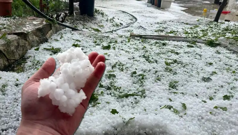 Haziran Ayında Beklenmedik Dolu Yağışı: Şehir Beyaza Büründü!