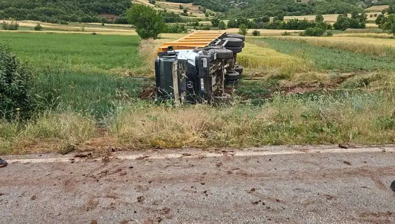 Tokat'ta Devrilen Kamyonun Şoförü Acı Bir Kaza Sonucu Hayatını Kaybetti