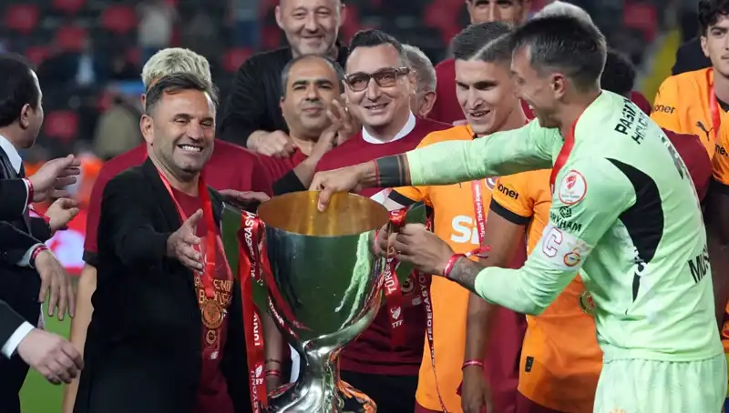Okan Buruk Galatasaray'daki Geleceğini ve Hedeflerini Açıkladı