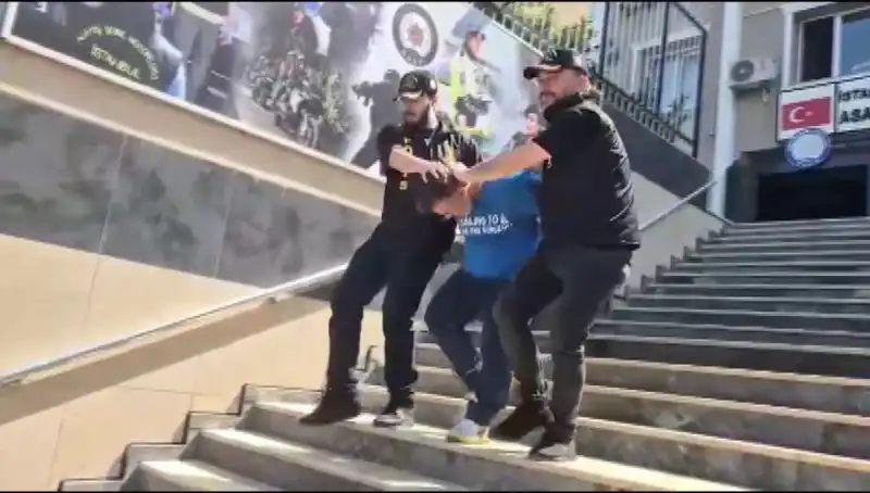 Ümraniye'de Şok Gasp Olayı: 600 Bin Lira Değerinde Bilezikler Filmi Aratmayan Bir Takiple Çalındı