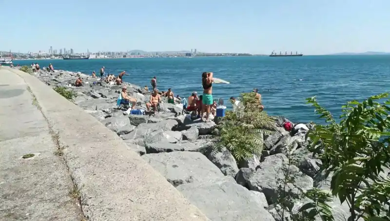 İstanbul'da Yaz Havası Geliyor: Sahil Keyfi Zamanı!