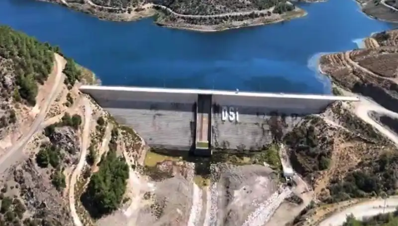 Çeşme'de Uzun Süren Su Kesintilerine Son: Yeni Su Projesiyle Umut Var