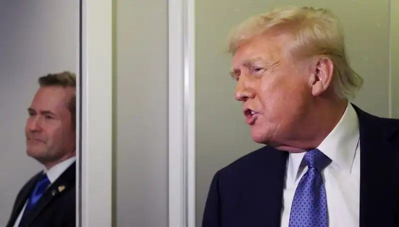 Trump’ın Sızıntı Skandalındaki Rolü: Mike Waltz Görevden Alındı