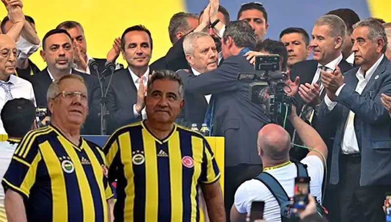 Aziz Yıldırım'ın Ekibinden Ali Koç'a Sert İstifa Çağrısı Geldi!