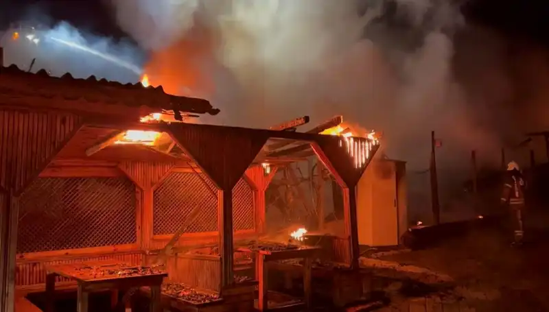 Şile'de Şok: Altı Gözleme Restoranı Kısa Sürede Alev Alev Yandı