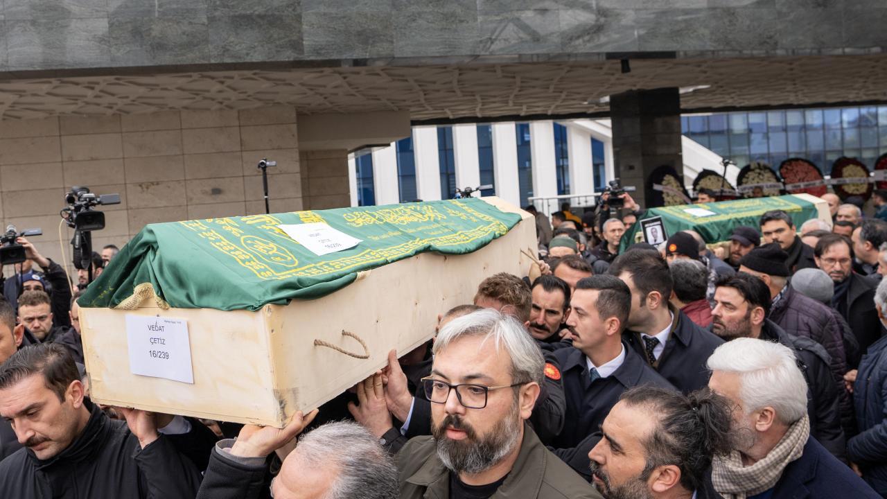 Bolu'daki faciada hayatını kaybedenlerin cenazesi defnediliyor