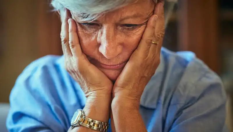 40'lı Yaşlarında Alzheimer Teşhisi: Erken Belirtiler Stresle Karıştırıldı