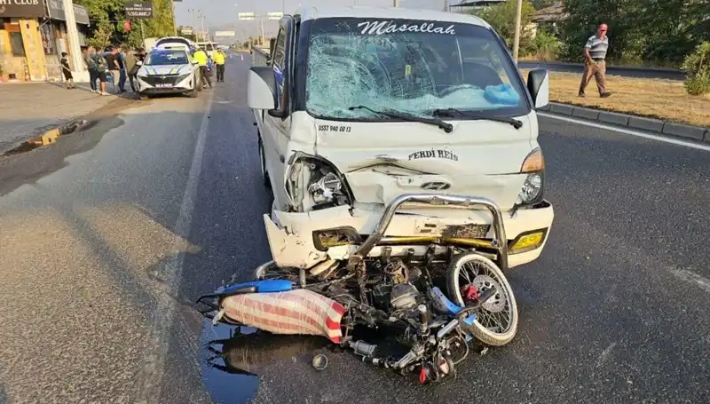Aydın'da Kamyonet ile Motosiklet Çarpıştı: Genç Sürücü Hayatını Kaybetti